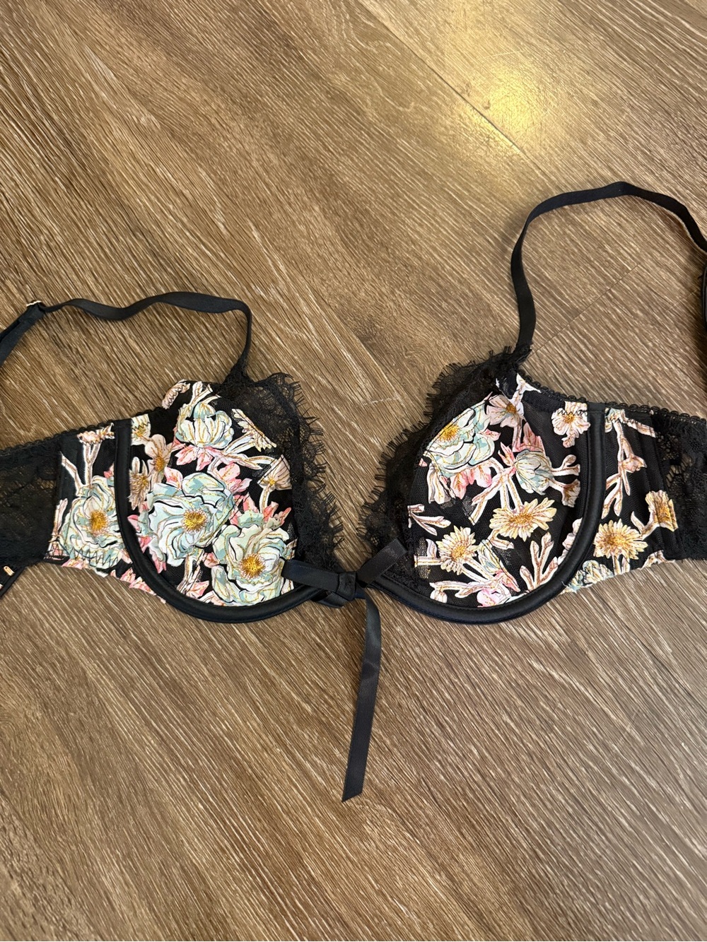 Victoria’s Secret Unlined Bra 32D